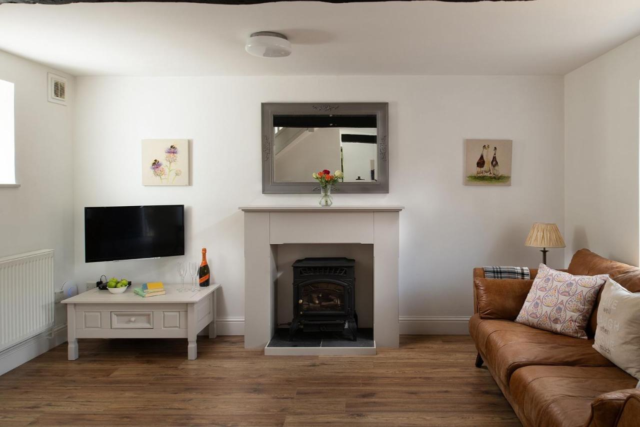The Milking Parlour Villa Malmesbury Exterior photo
